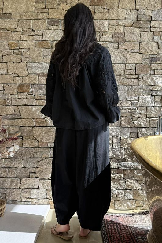 Ida Embroidered Smock Blouse Black /17=